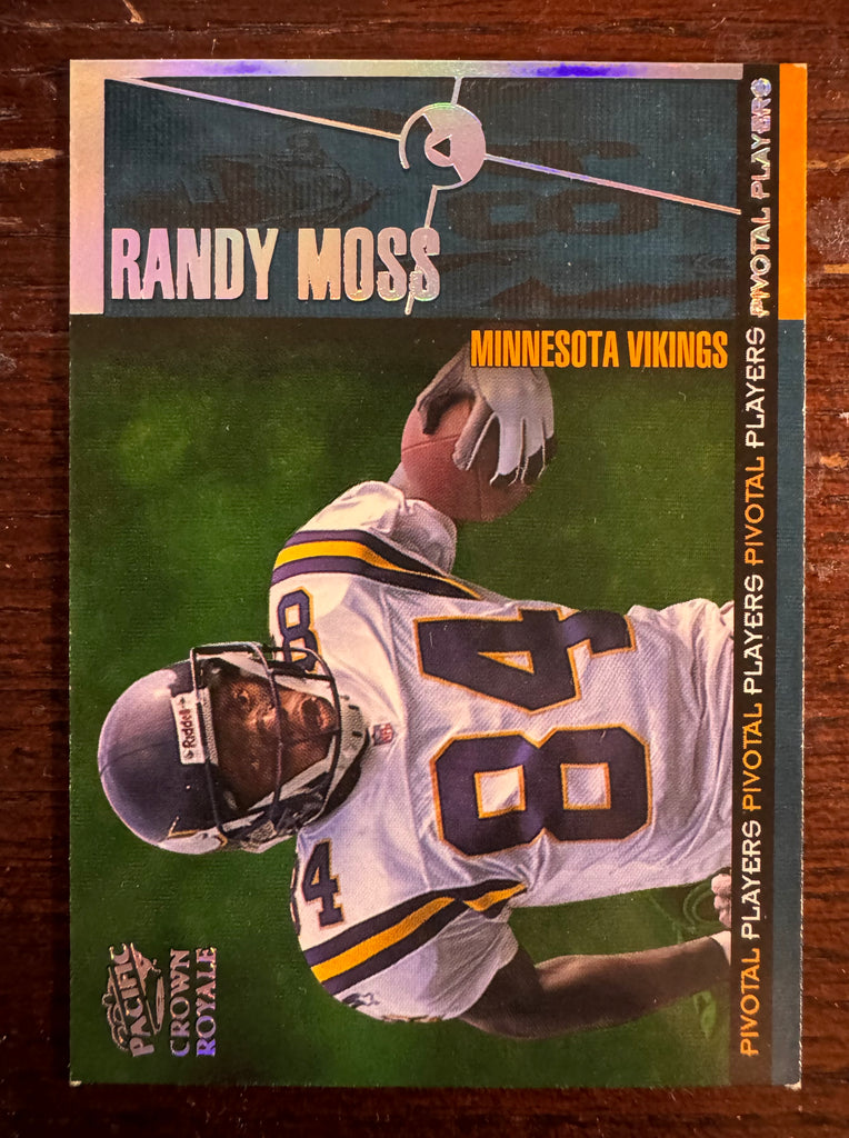 1998 Crown Royale: # 16 Randy Moss Pivotal Players RC NR-MINT